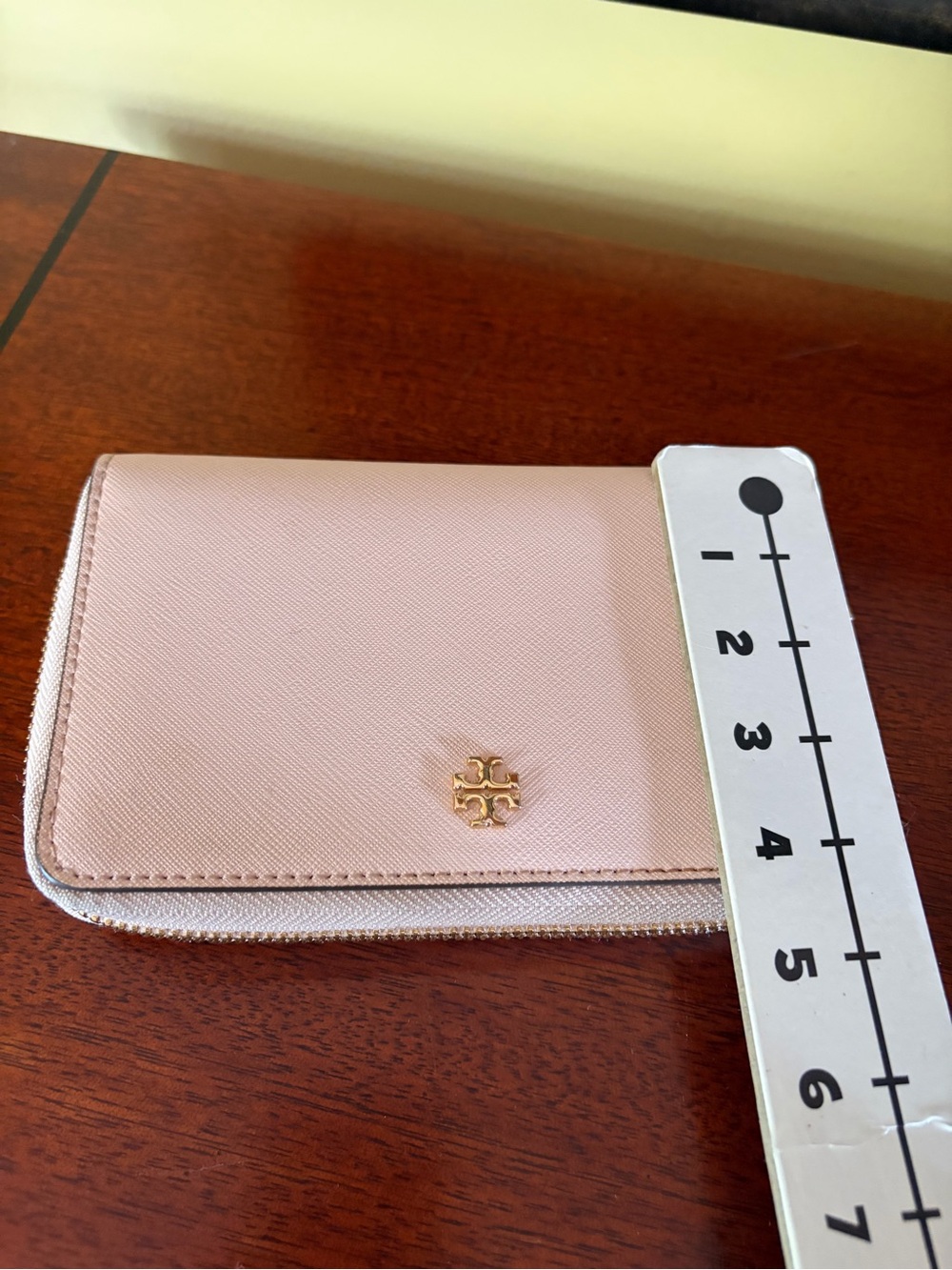 Tory Burch Robinson Continental Wallet Rose Gold - Picture 5 of 8